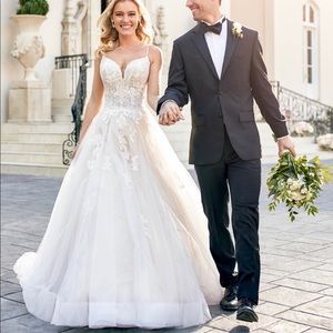 Stella York Wedding Dress (6886)